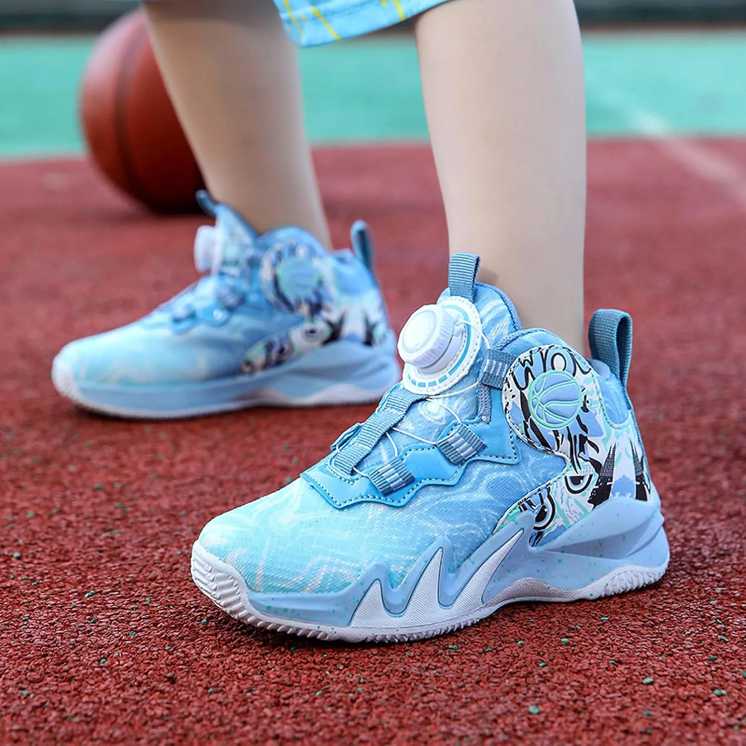 Boys Non Slip Shock Absorbing Basketball Shoes Kids Sneakers Low Top Ultra Light Breathable Casual Walking Shoes Arch Support Running Shoes Black