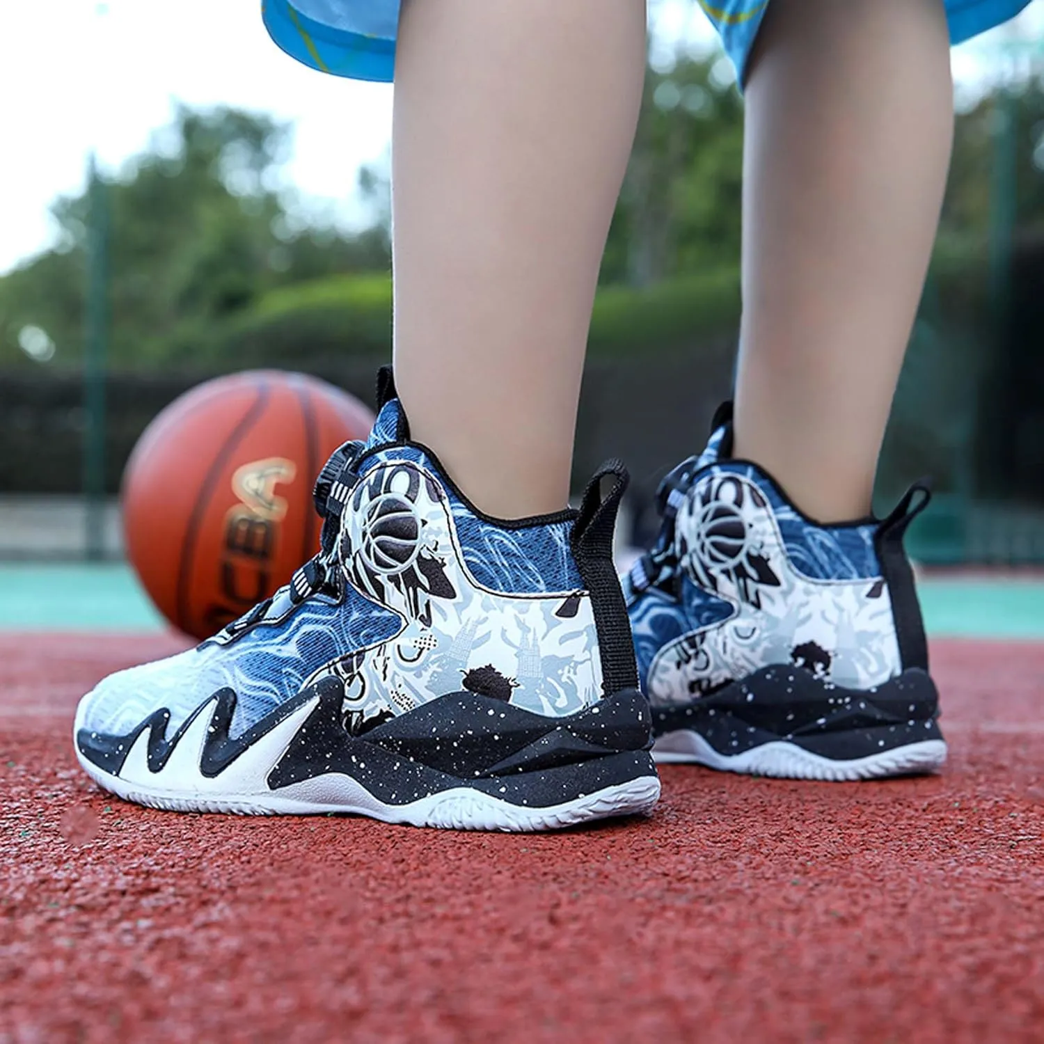 Boys Non Slip Shock Absorbing Basketball Shoes Kids Sneakers Low Top Ultra Light Breathable Casual Walking Shoes Arch Support Running Shoes Black