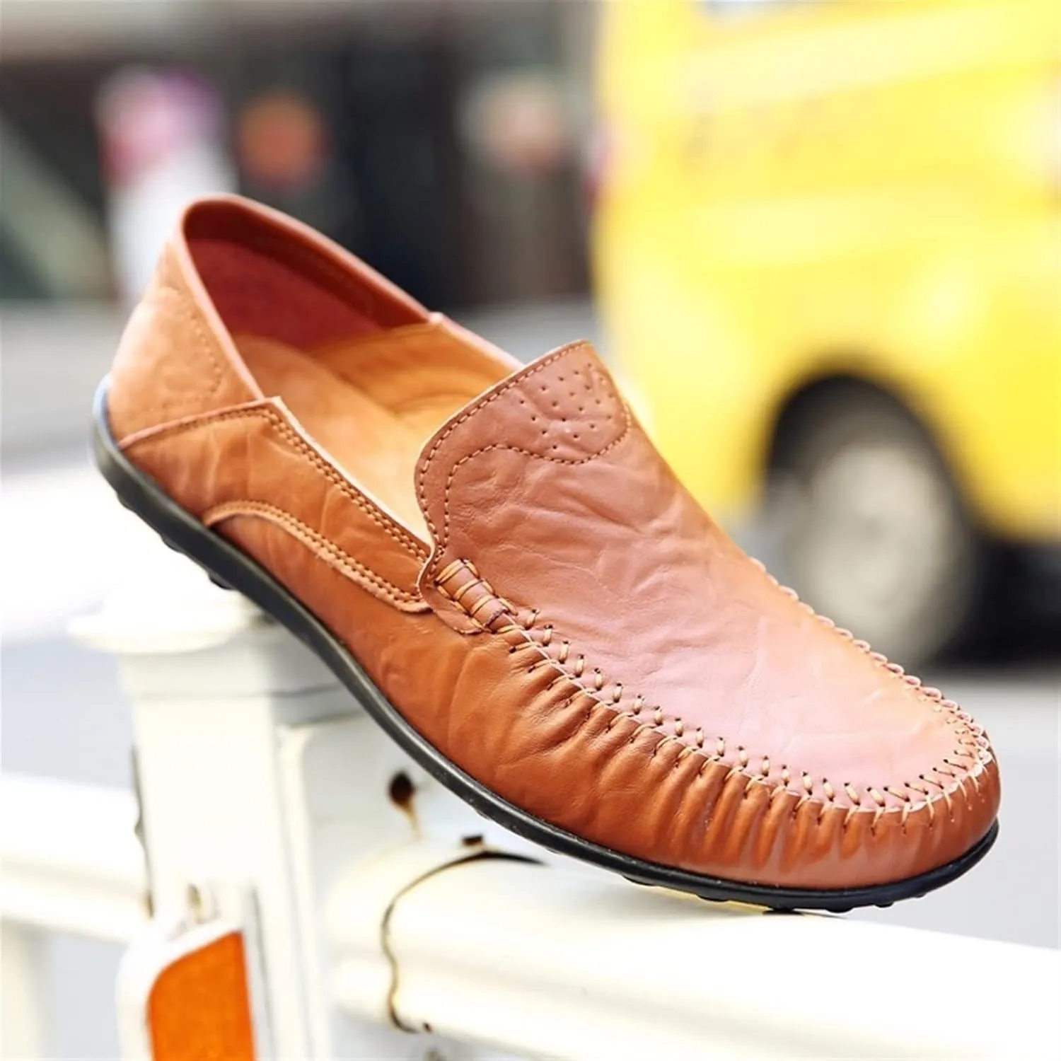 New Loafers for Men Simple Moccasins Driving Shoes Leather Comfortable Flexible Slip Resistant Classic Slip-on