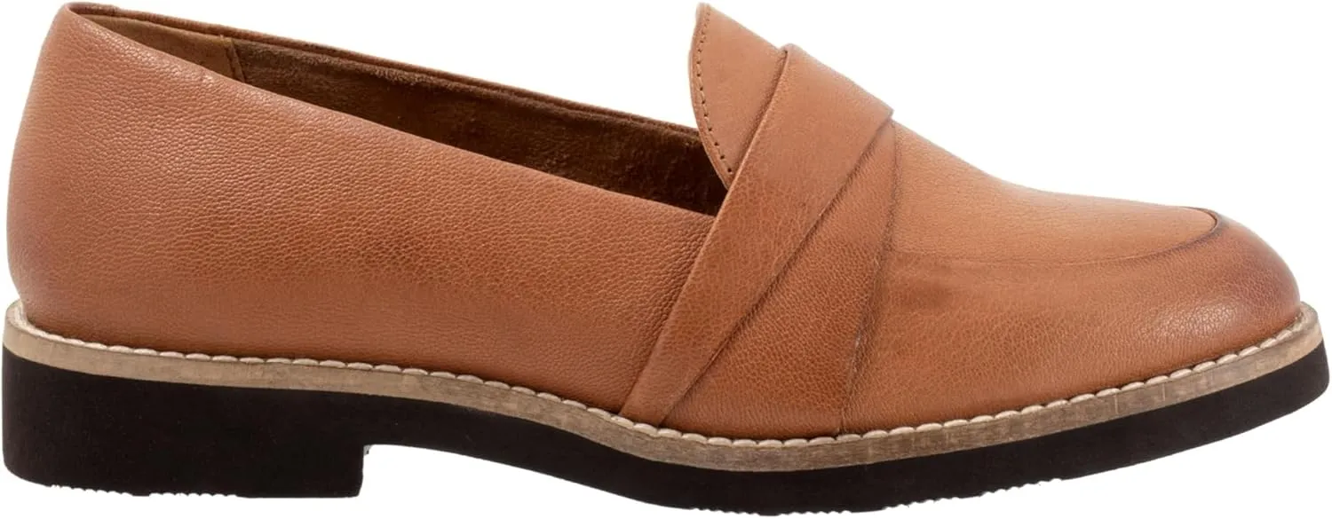 SoftWalk Women's Walsh Loafer